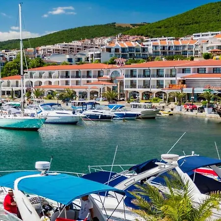 Complex Monastery 1 -marina Dinevi -saint Апартамент